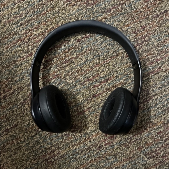 Beats headphones (very good condition)